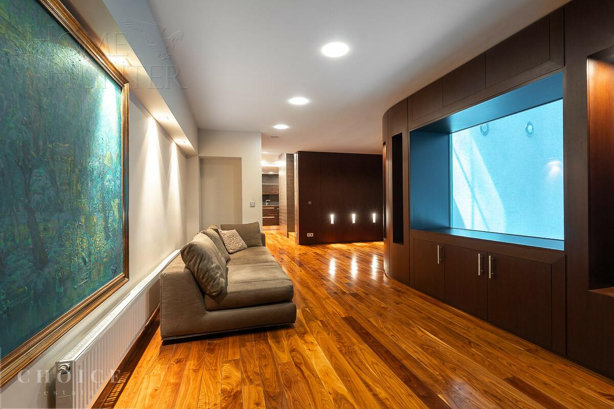 2-этажный коттедж 1 300 м² с отделкой