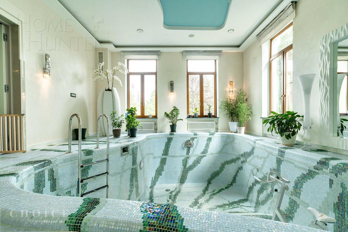 2-этажный коттедж 1 100 м² с отделкой