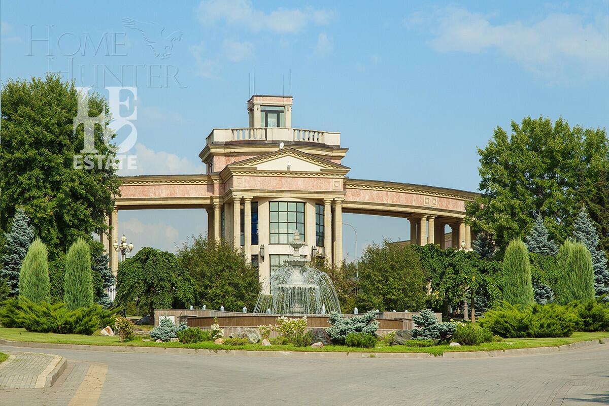 2-этажный коттедж 703 м² без отделки