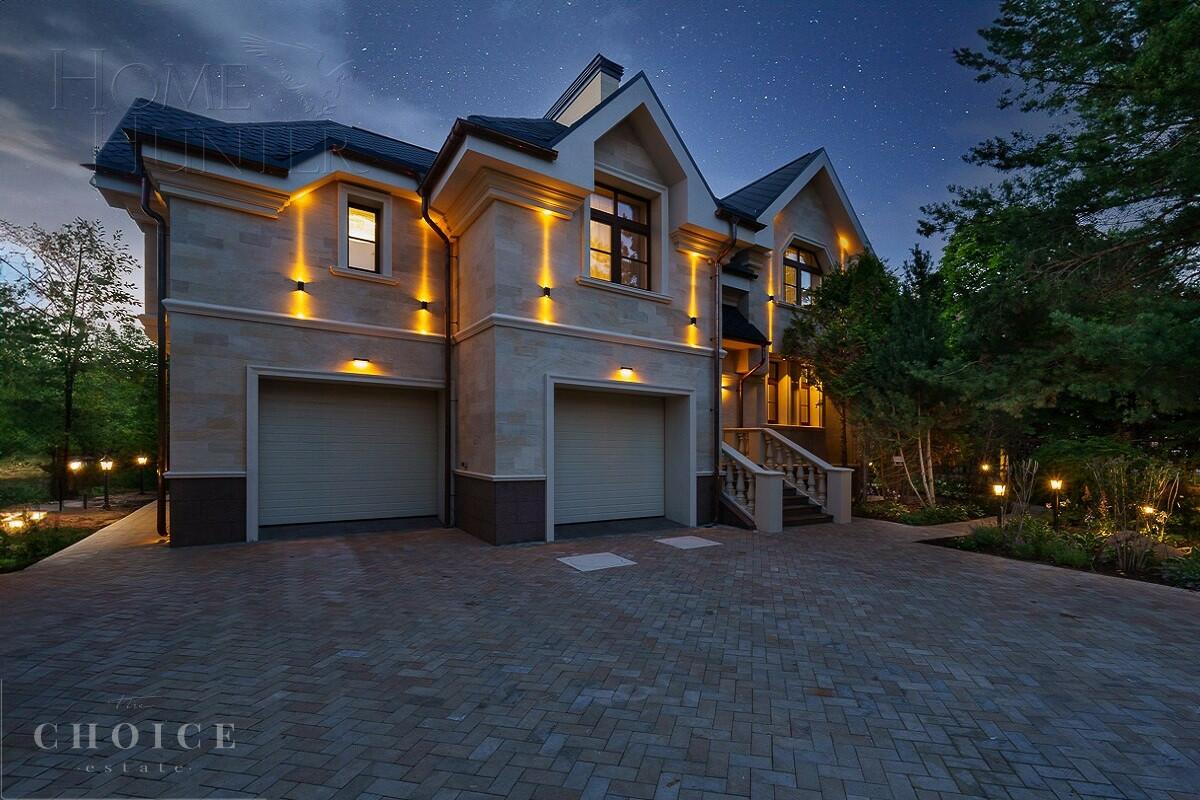 2-этажный коттедж 350 м² с отделкой