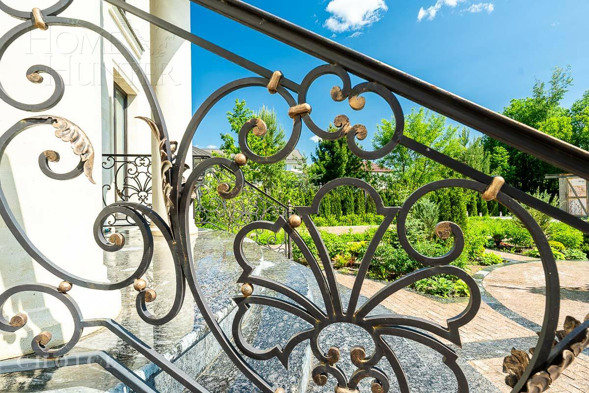 2-этажный коттедж 650 м² без отделки