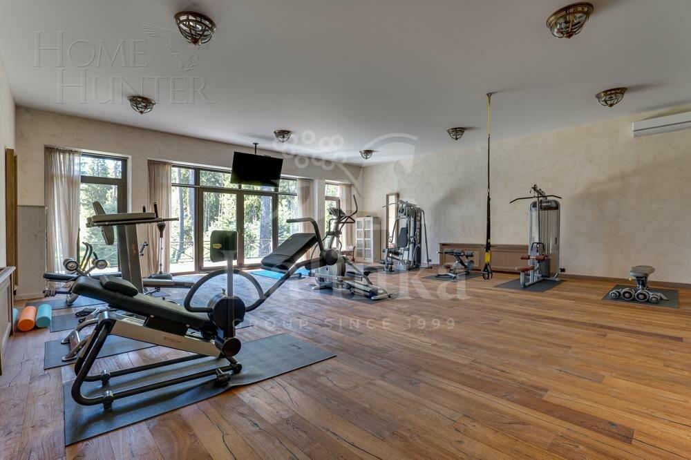 2-этажный коттедж 1 800 м² с отделкой