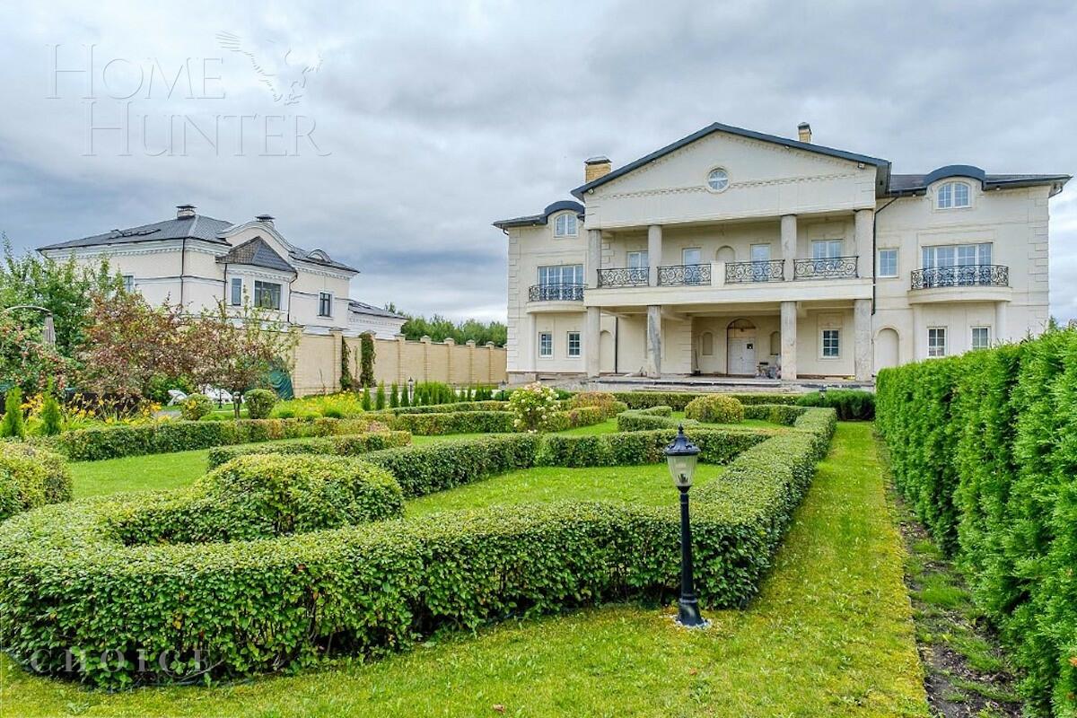 2-этажный коттедж 2 200 м² без отделки