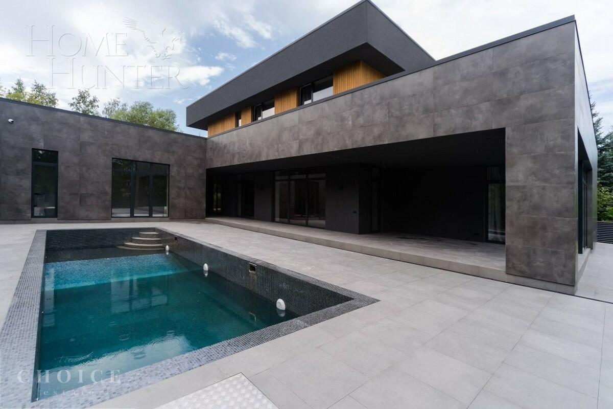 2-этажный коттедж 500 м² с отделкой