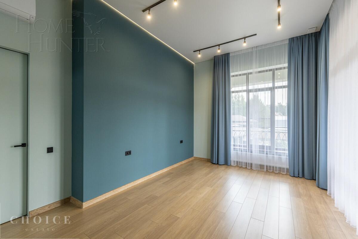 2-этажный коттедж 1 300 м² без отделки