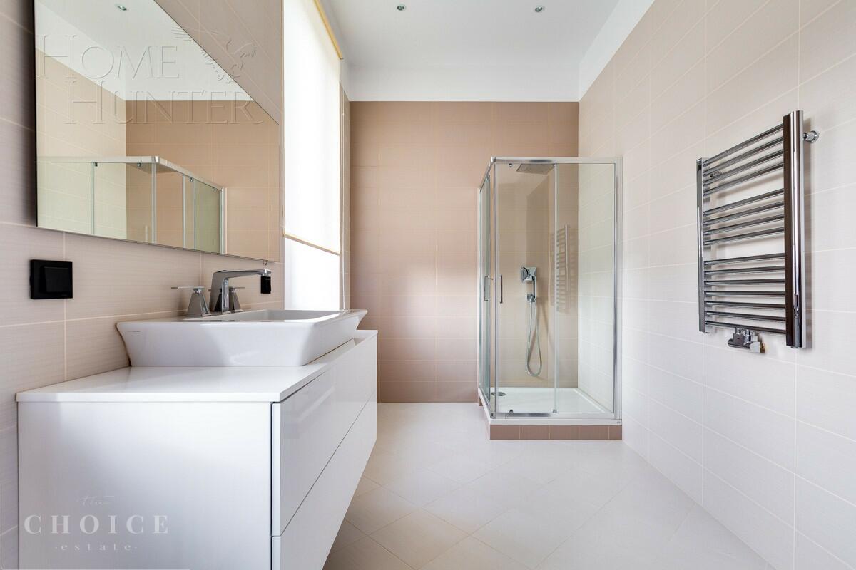 2-этажный коттедж 1 250 м² с отделкой