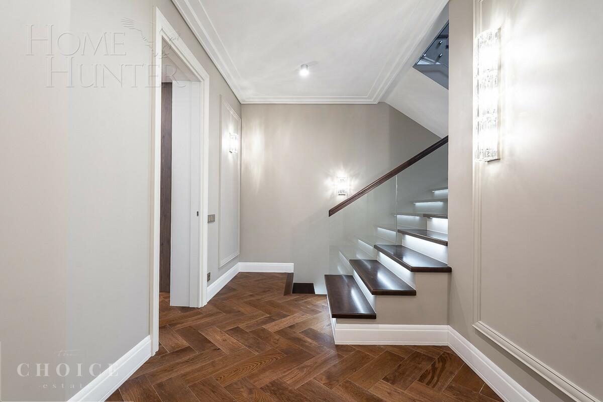 3-этажный таунхаус 271 м² с отделкой