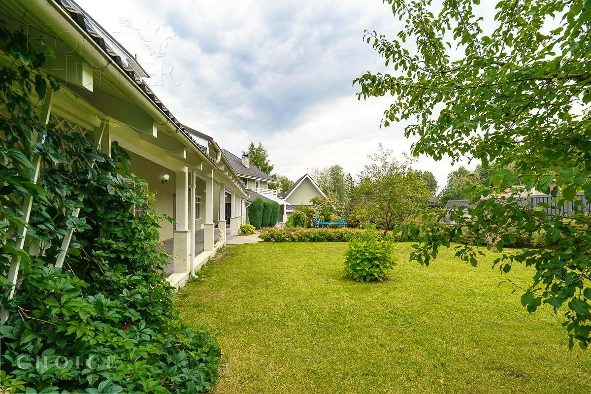 2-этажный коттедж 1 150 м² с отделкой