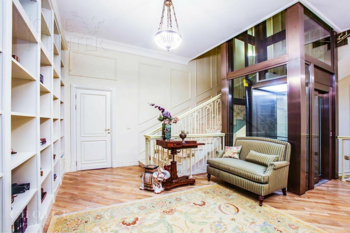 3-этажный коттедж 750 м² с отделкой