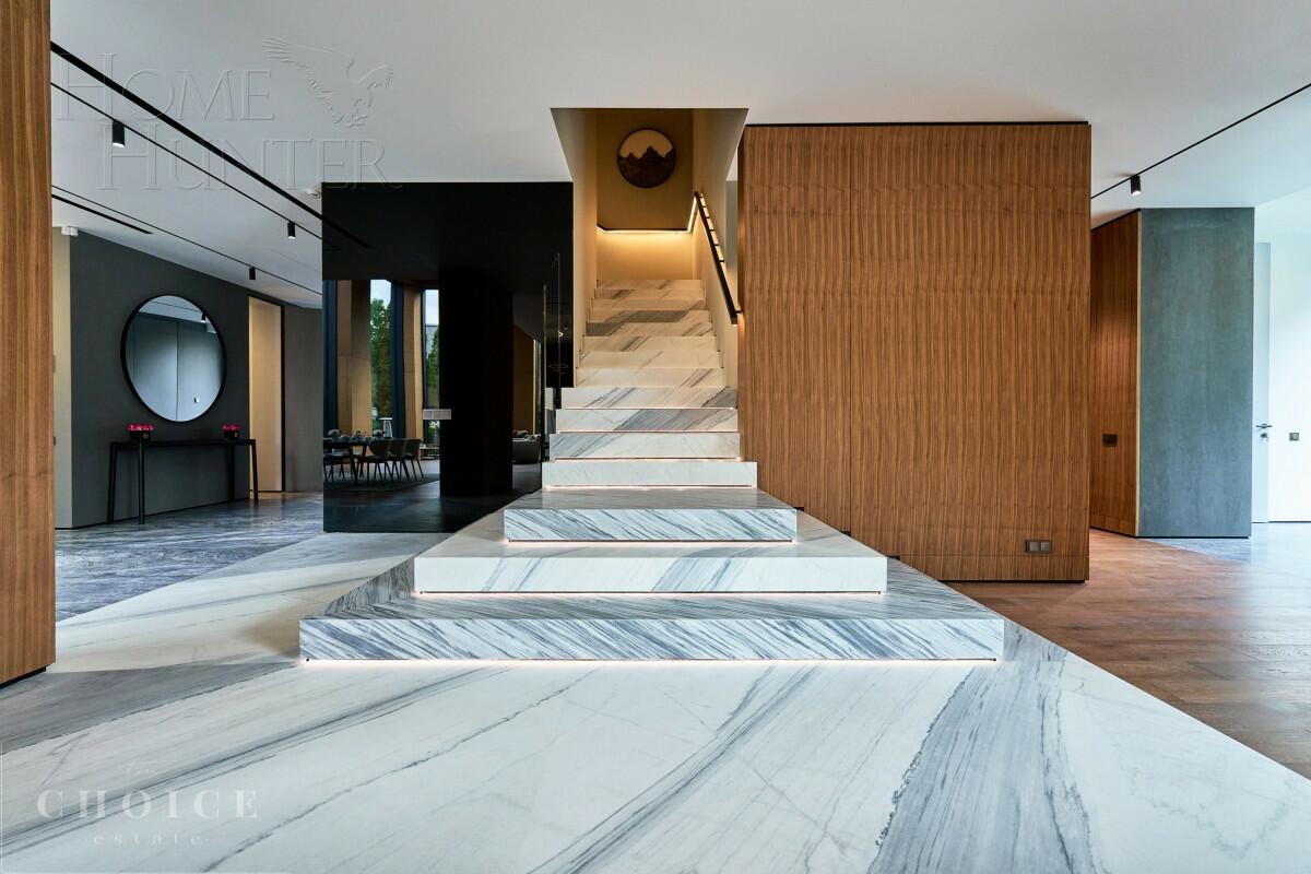 2-этажный коттедж 900 м² без отделки