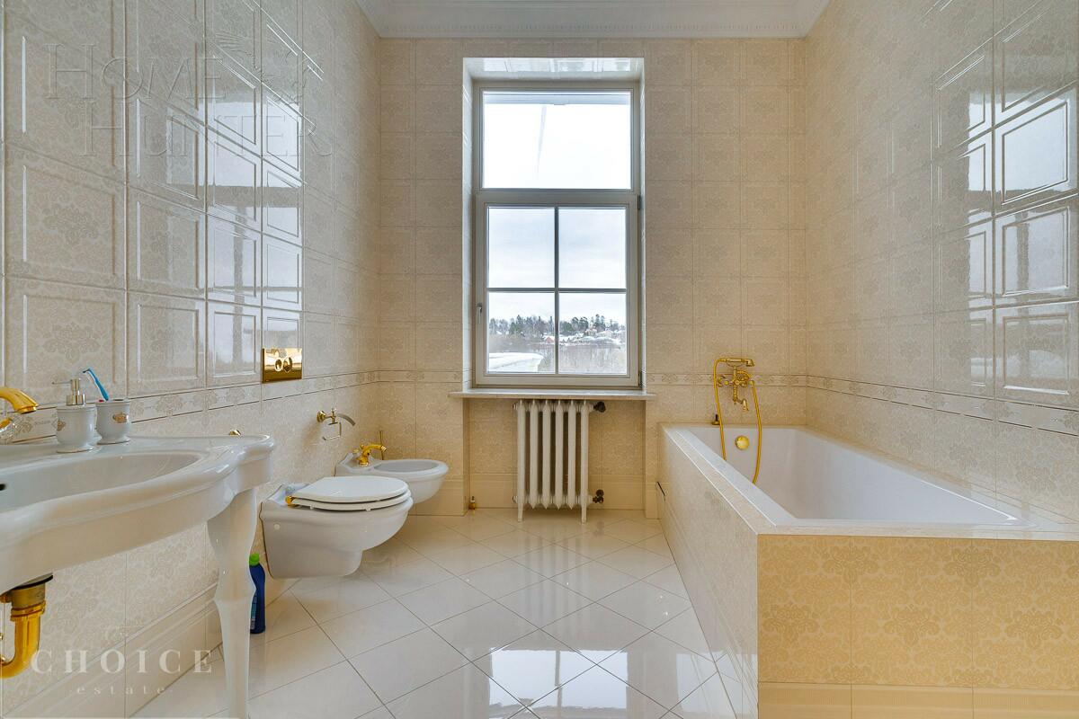 2-этажный коттедж 3 000 м² с отделкой