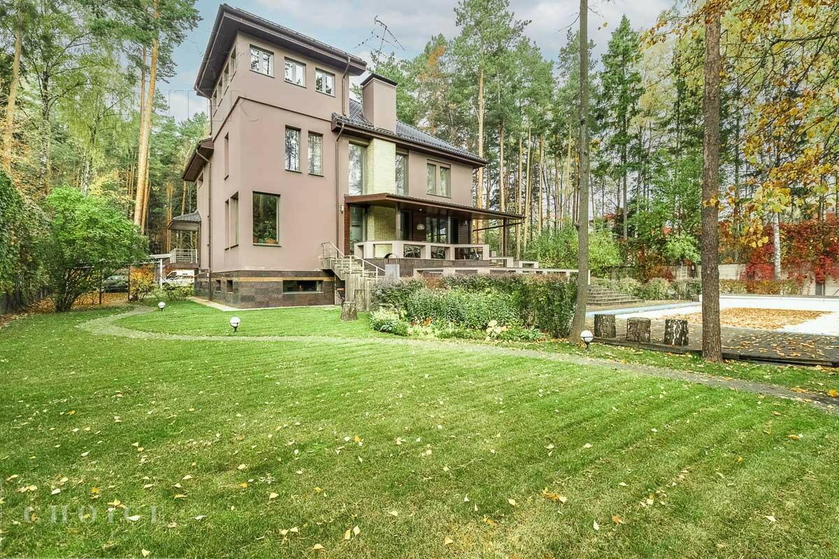 2-этажный коттедж 600 м² с отделкой