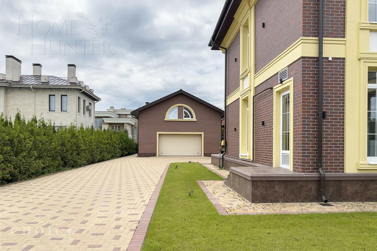 2-этажный коттедж 900 м² с отделкой