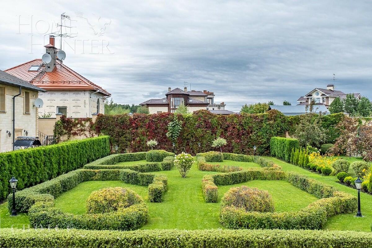 2-этажный коттедж 2 200 м² без отделки