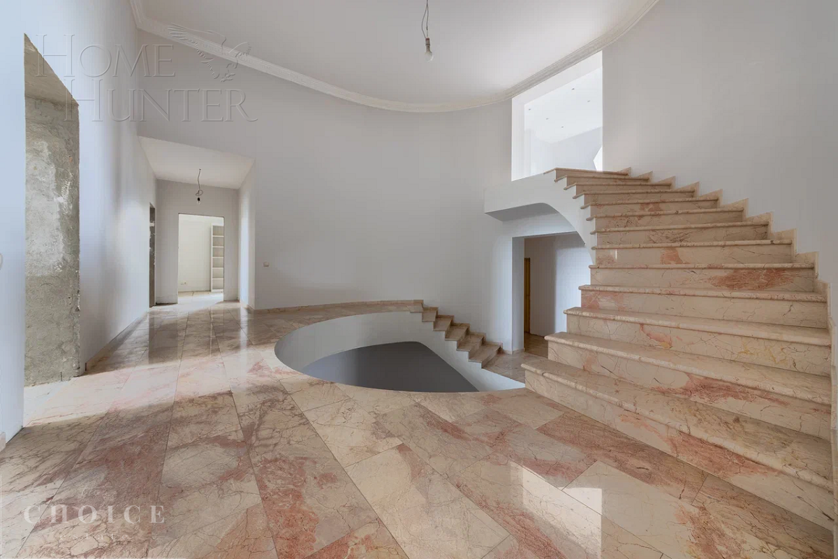 2-этажный коттедж 1 000 м² с отделкой