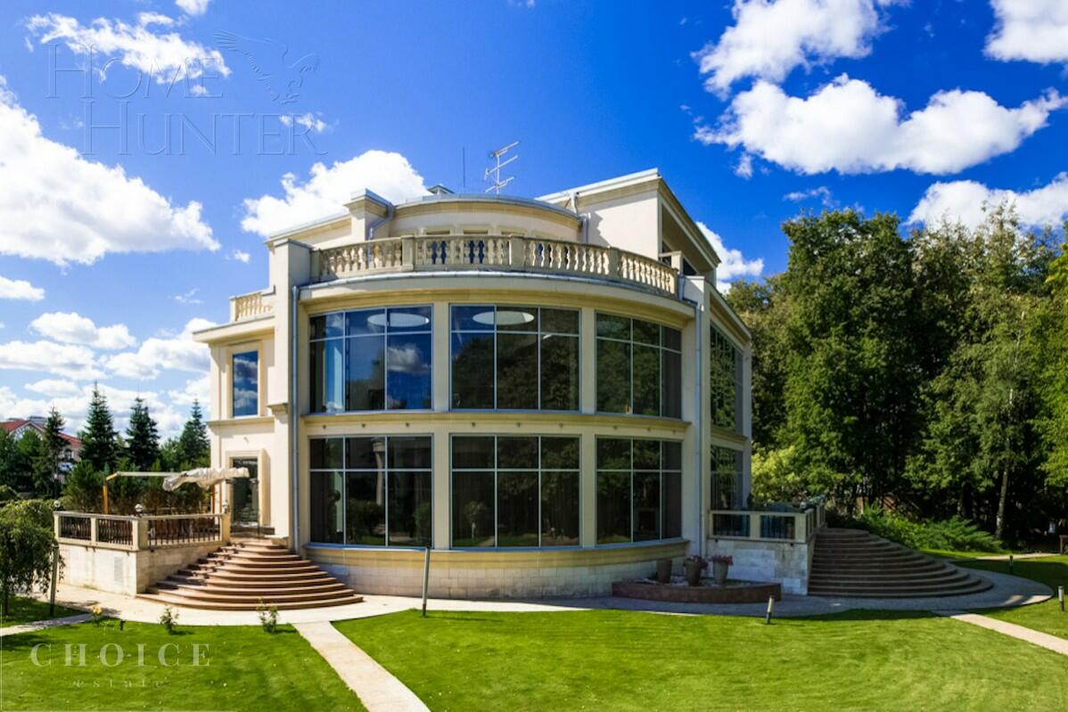 2-этажный коттедж 2 100 м² с отделкой