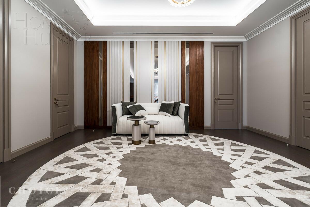 2-этажный коттедж 1 350 м² с отделкой