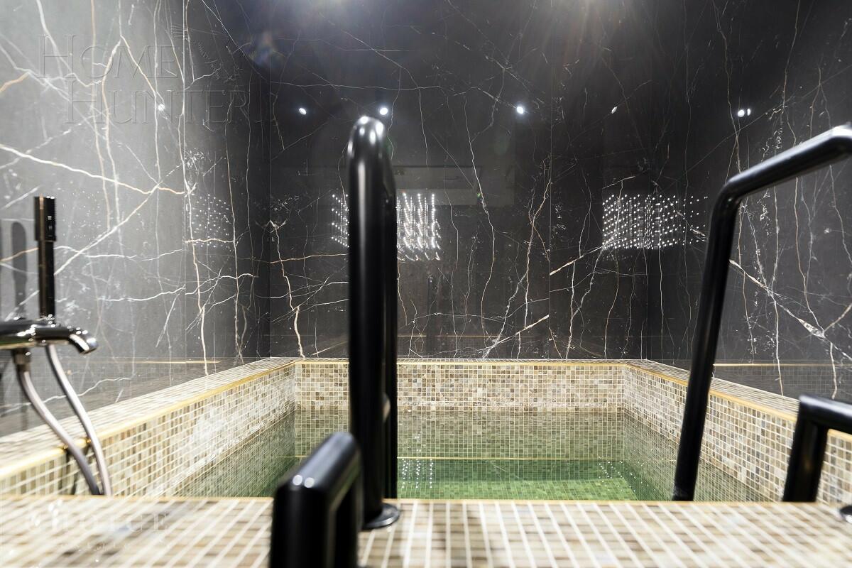 3-этажный коттедж 1 100 м² с отделкой