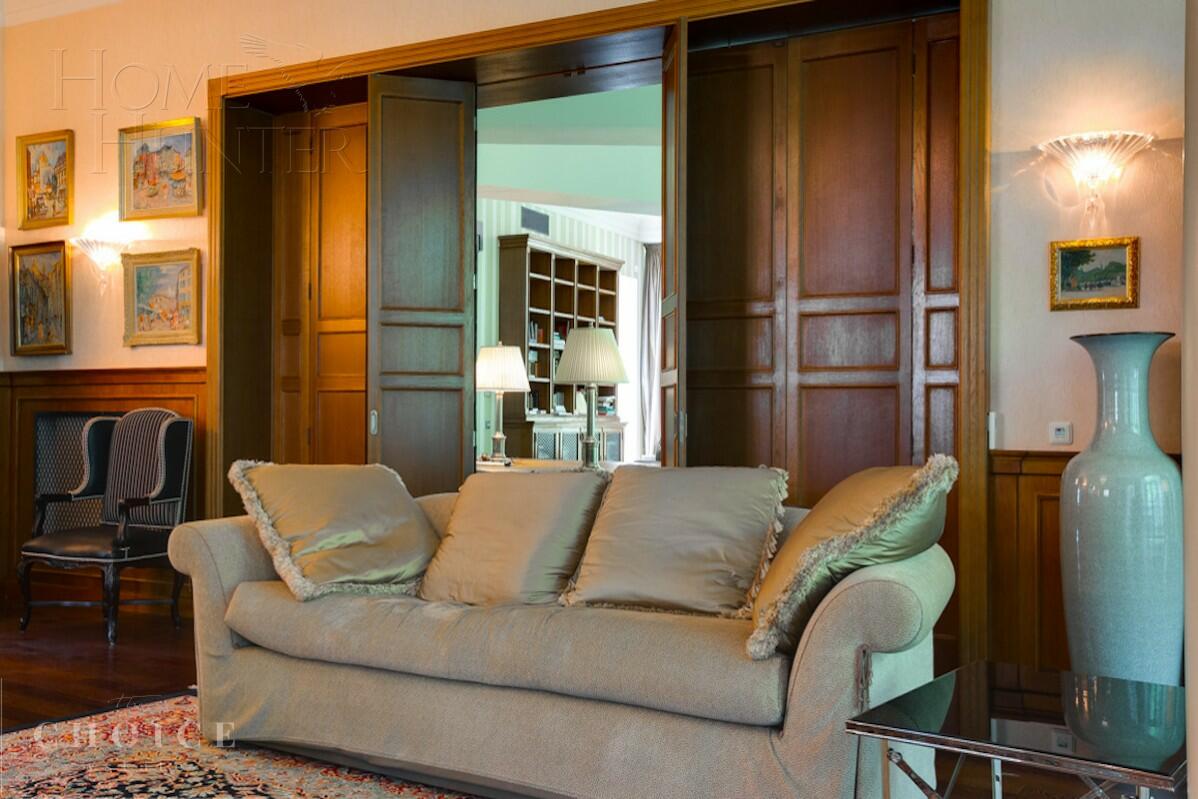 2-этажный коттедж 2 100 м² с отделкой