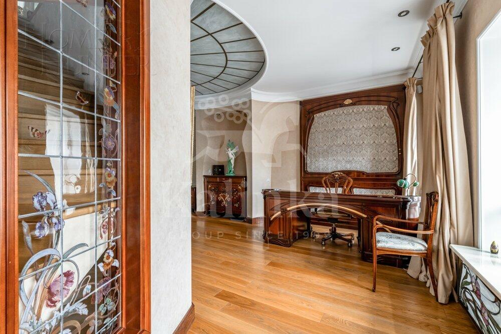 3-УРОВНЕВЫЙ ТАУНХАУС С ОТДЕЛКОЙ 154.2 М² НА 1 ЭТАЖЕ