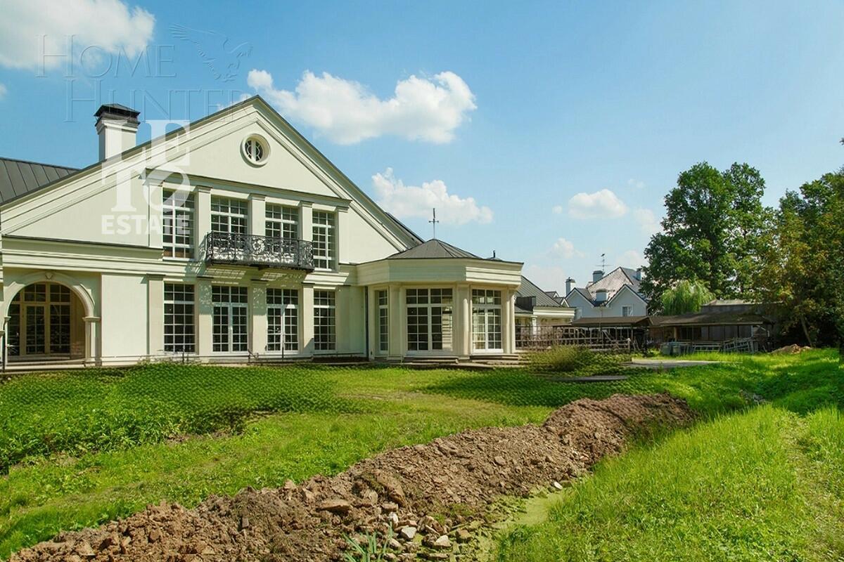 2-этажный коттедж 1 569 м² без отделки