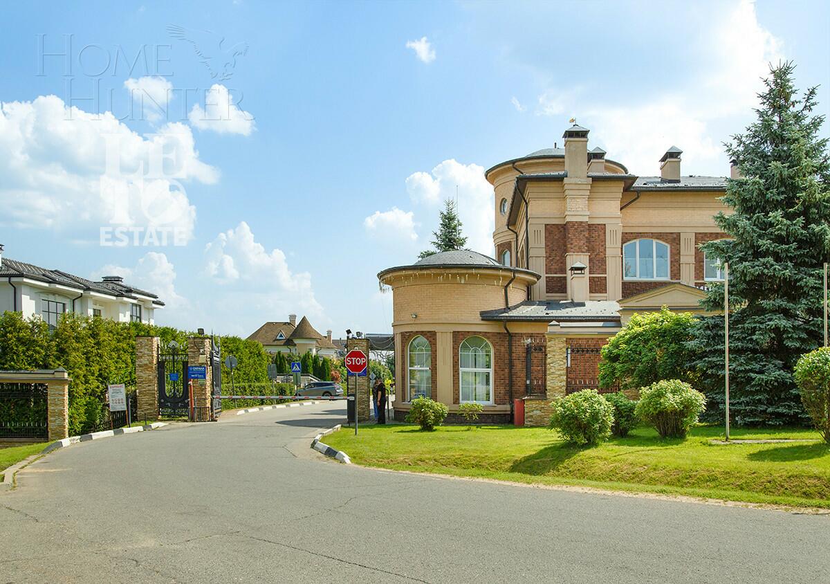 2-этажный коттедж 1 569 м² без отделки