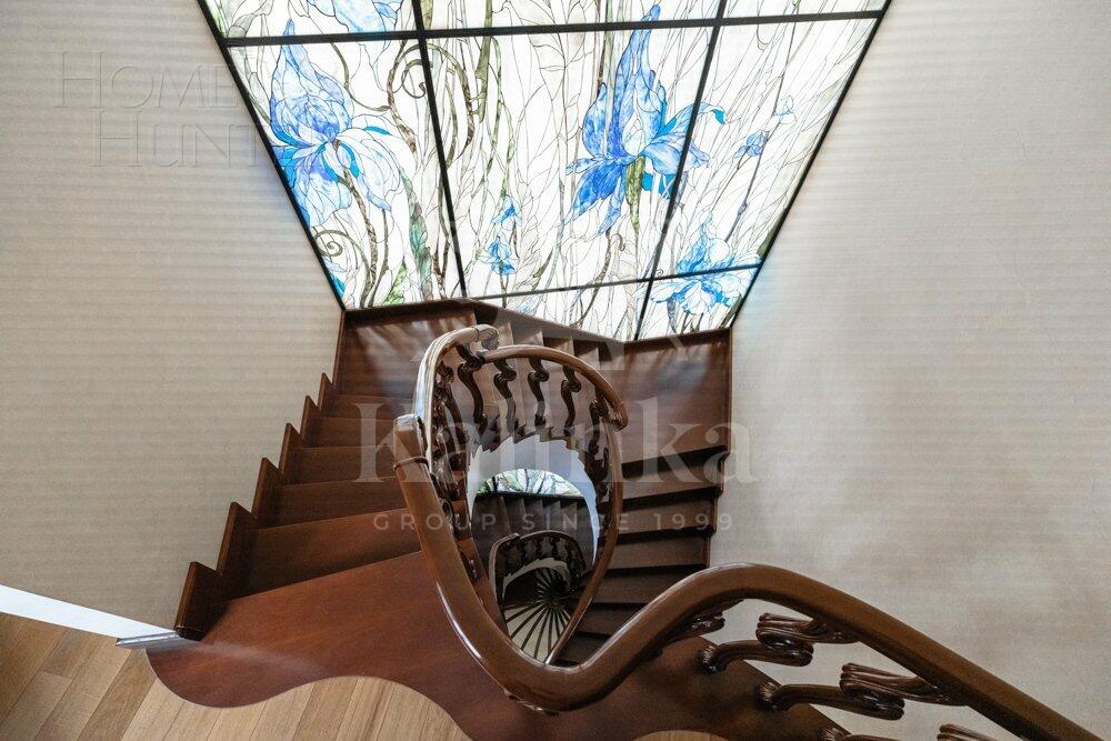 3-УРОВНЕВЫЙ ТАУНХАУС С ОТДЕЛКОЙ 154.2 М² НА 1 ЭТАЖЕ