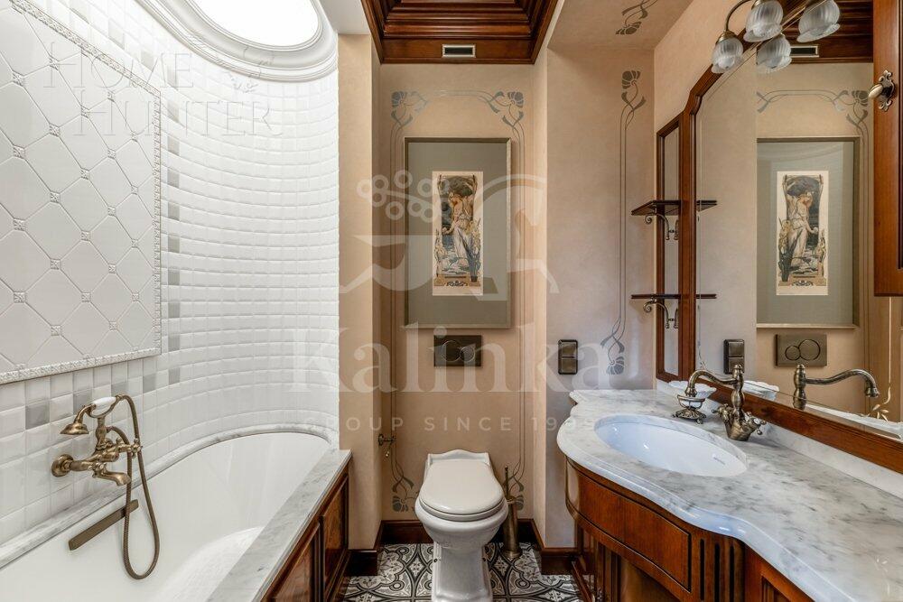 3-УРОВНЕВЫЙ ТАУНХАУС С ОТДЕЛКОЙ 154.2 М² НА 1 ЭТАЖЕ