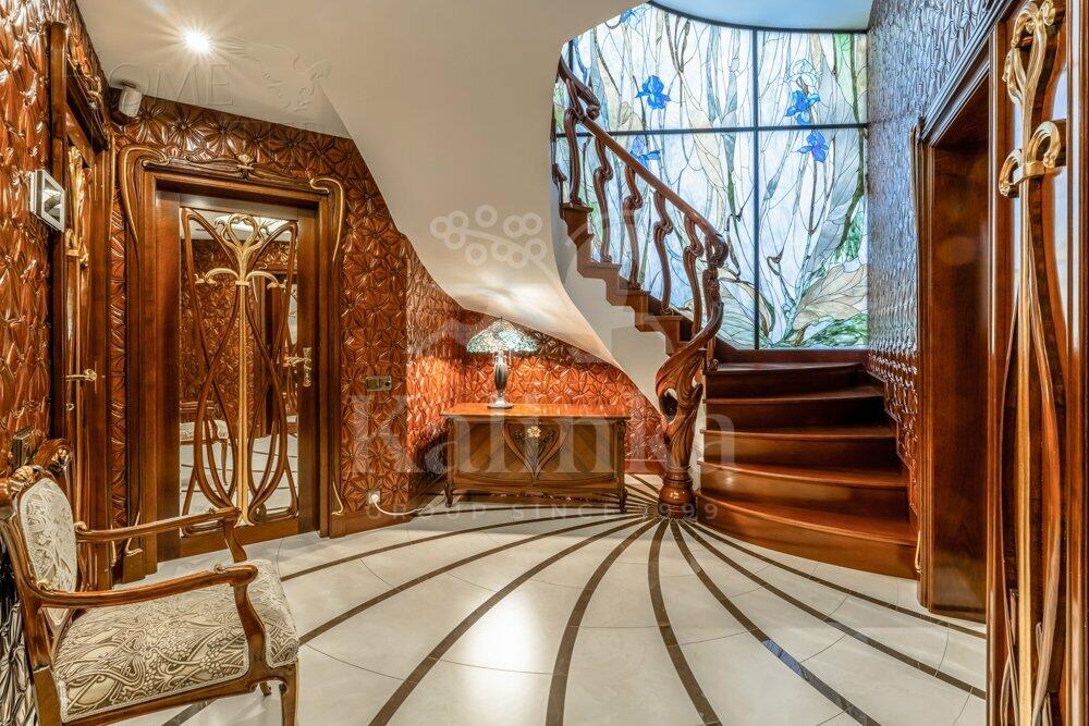 3-УРОВНЕВЫЙ ТАУНХАУС С ОТДЕЛКОЙ 154.2 М² НА 1 ЭТАЖЕ