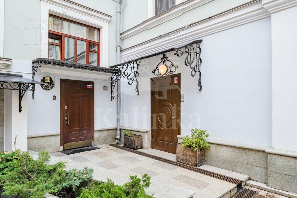 3-УРОВНЕВЫЙ ТАУНХАУС С ОТДЕЛКОЙ 154.2 М² НА 1 ЭТАЖЕ