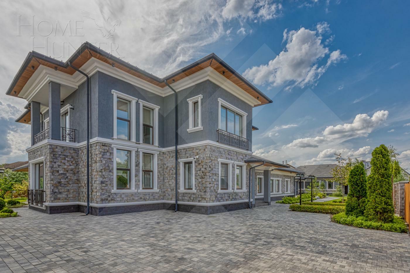 2-этажный коттедж 650 м² с отделкой