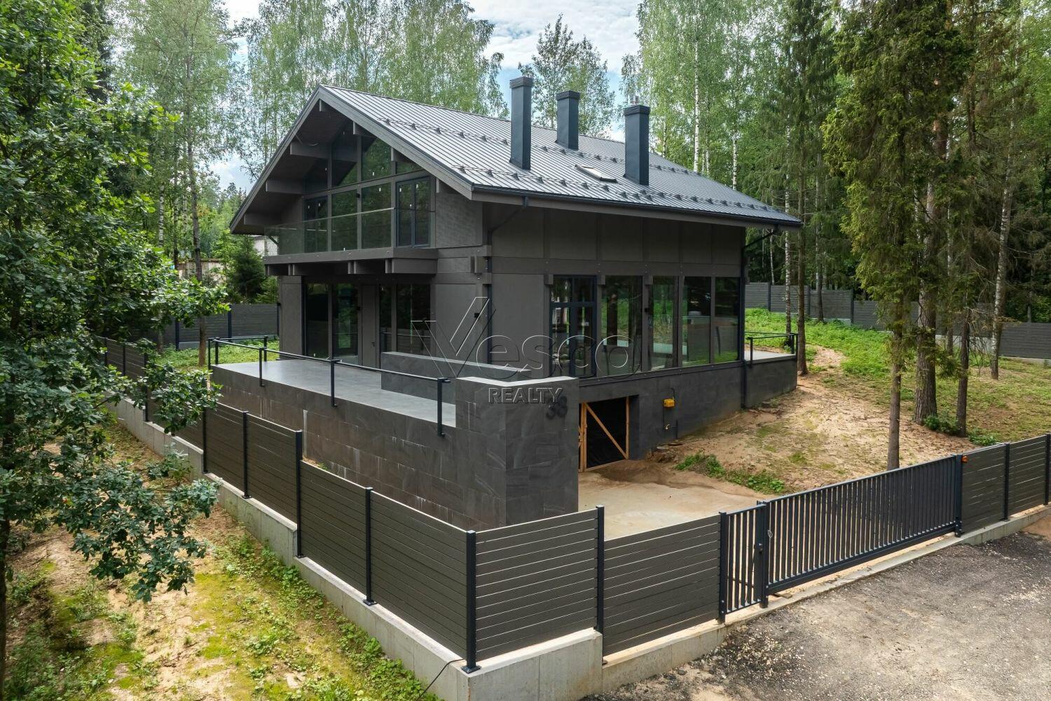 2-этажный коттедж 581.7 м² без отделки