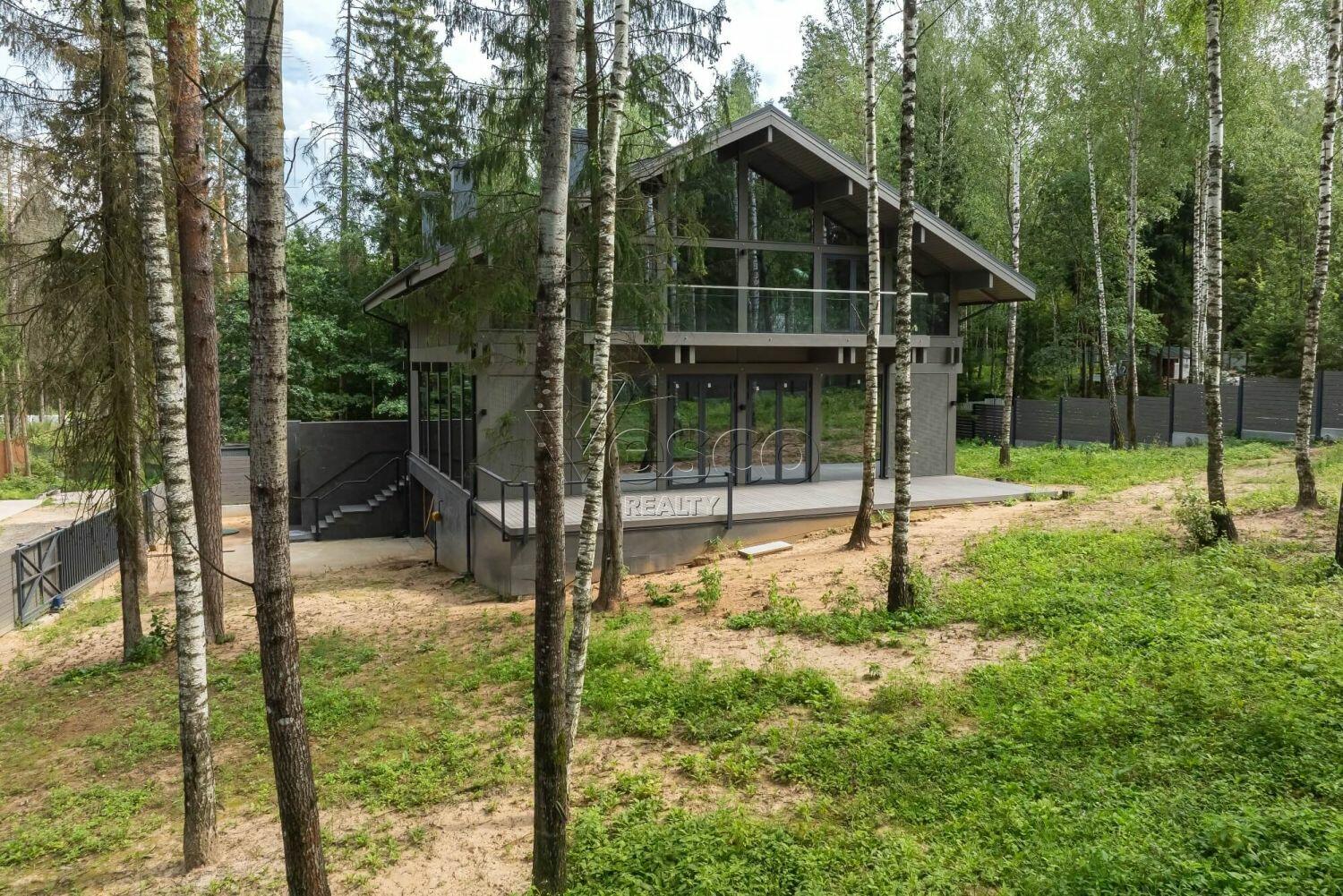 2-этажный коттедж 581.7 м² без отделки