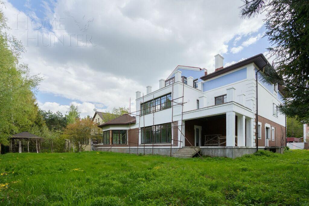 3-этажный коттедж 501.7 м² без отделки