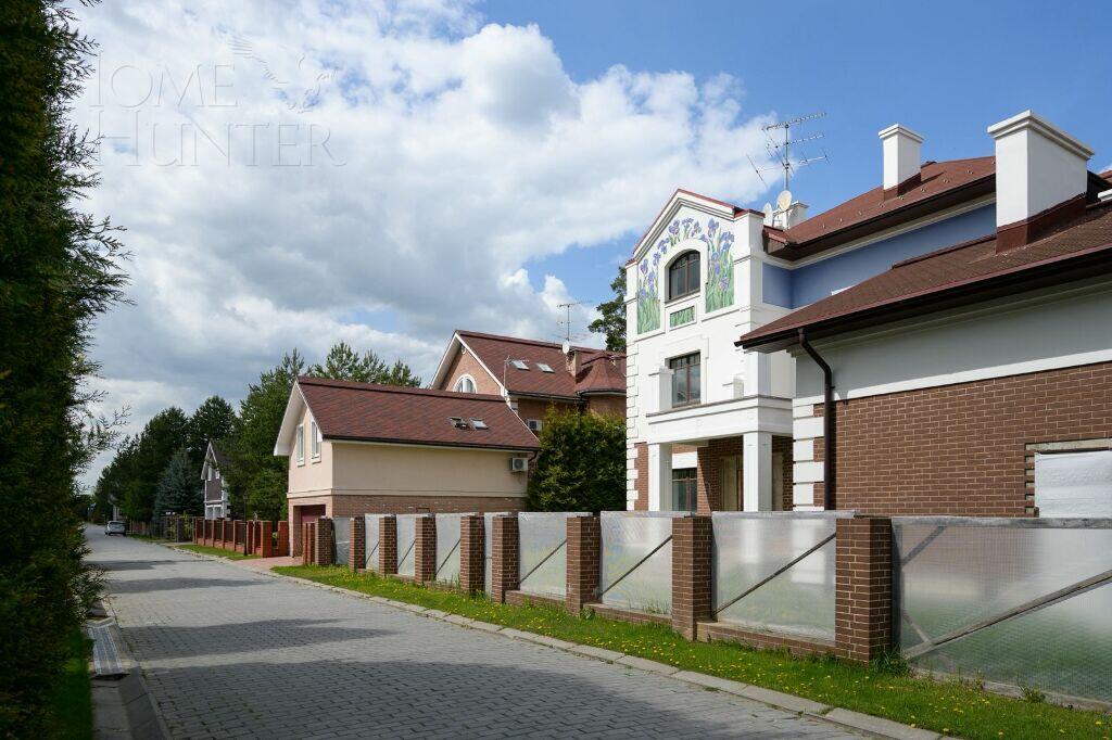 3-этажный коттедж 501.7 м² без отделки