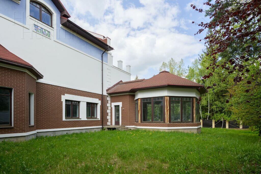 3-этажный коттедж 501.7 м² без отделки