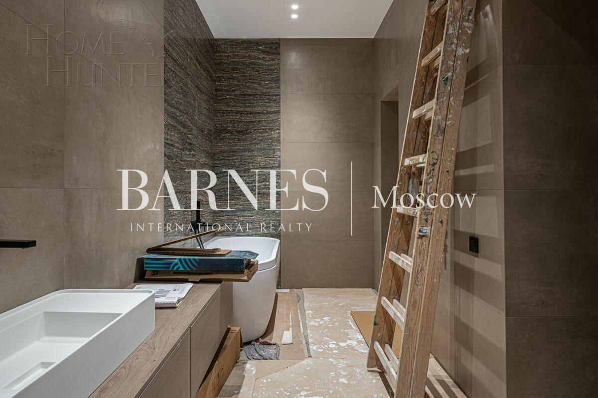 4-КОМН. КВАРТИРА С ОТДЕЛКОЙ 250.25 М² НА 4 ЭТАЖЕ