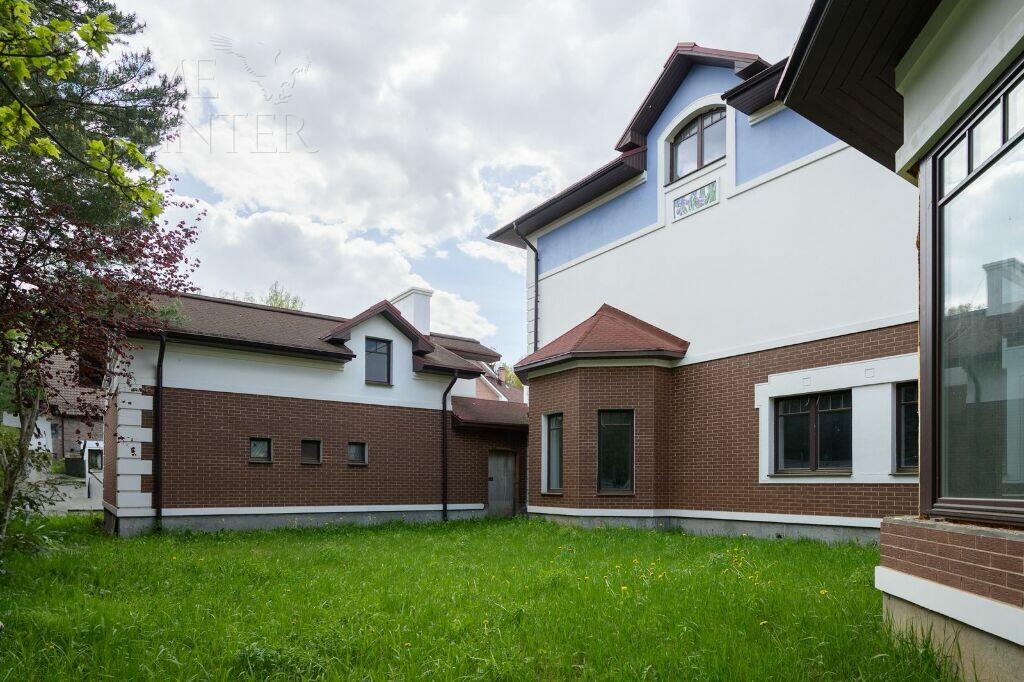 3-этажный коттедж 501.7 м² без отделки