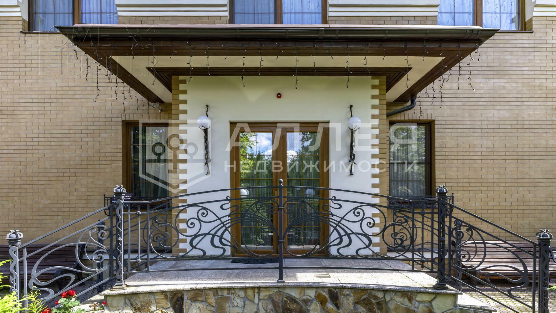 2-этажный коттедж 400 м² с отделкой