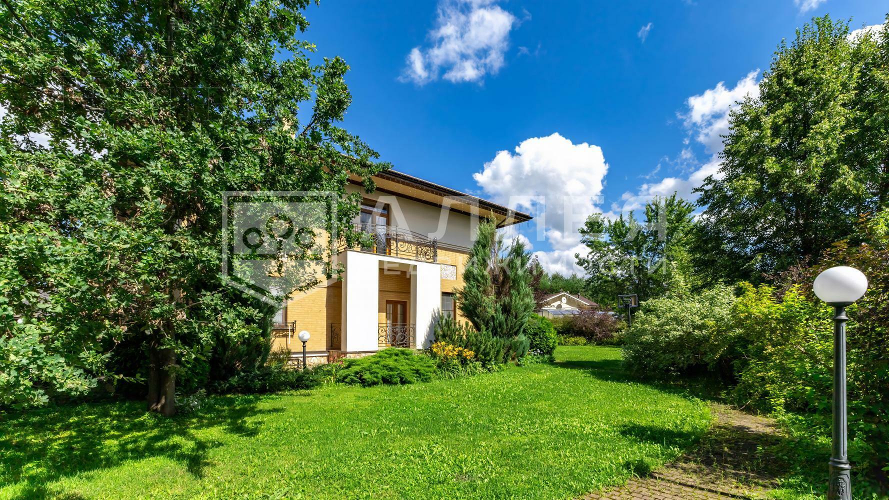 2-этажный коттедж 400 м² с отделкой