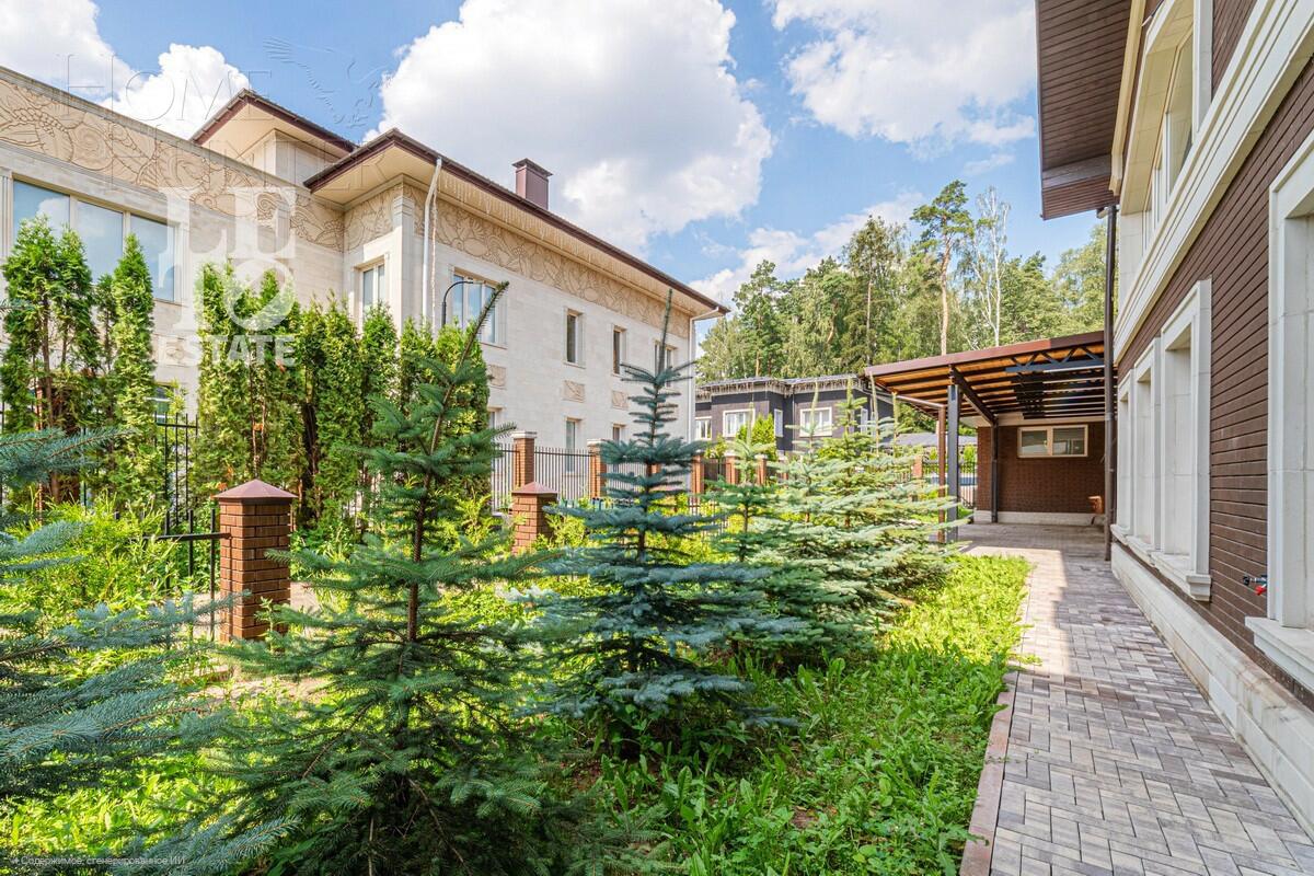 2-этажный коттедж 750 м² без отделки