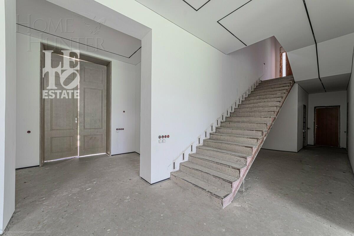 2-этажный коттедж 750 м² без отделки