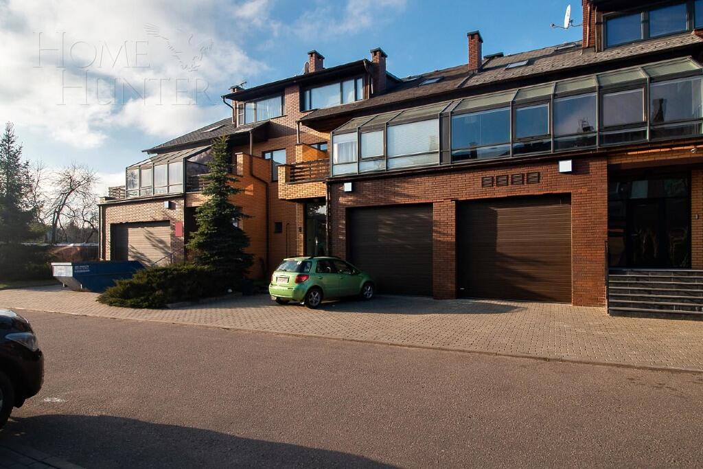 3-этажный таунхаус 354 м² с отделкой