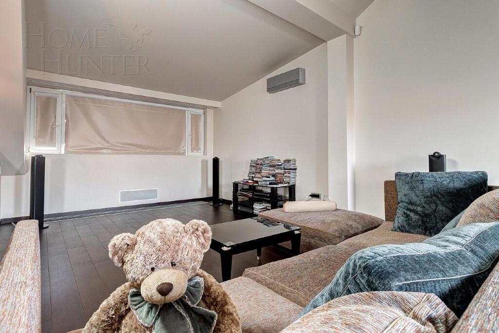 3-этажный таунхаус 354 м² с отделкой