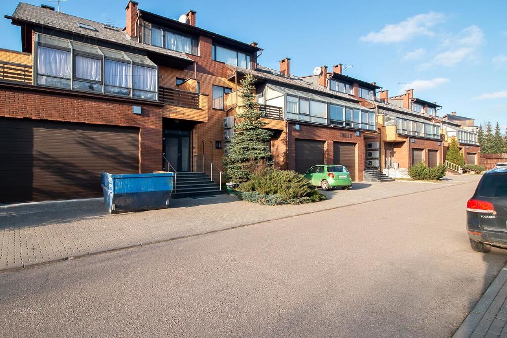 3-этажный таунхаус 354 м² с отделкой