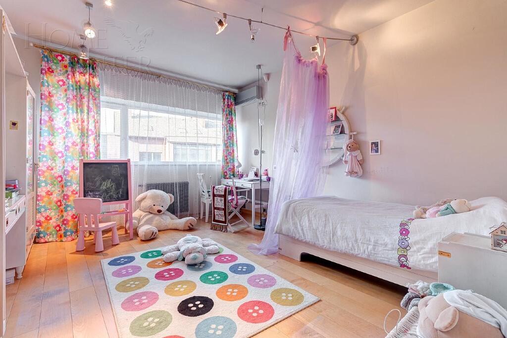 3-этажный таунхаус 354 м² с отделкой