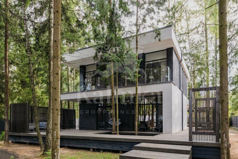 2-этажный коттедж 256 м² с отделкой