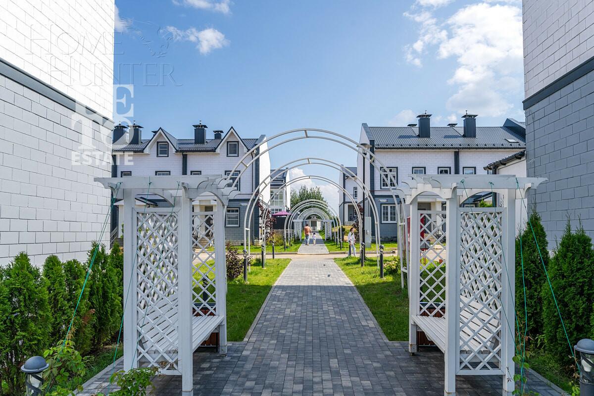 2-этажный коттедж 245.3 м² с отделкой