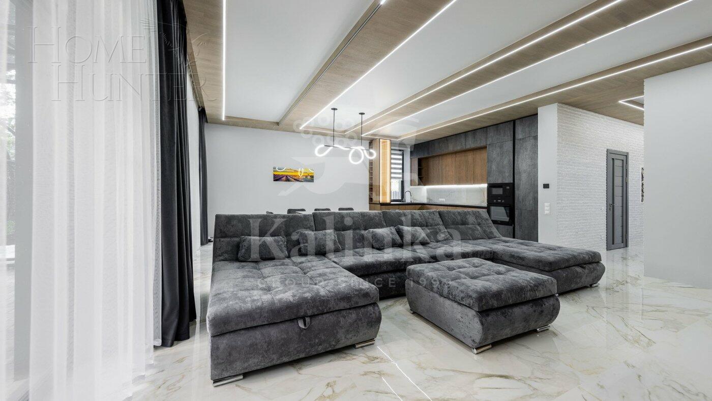 2-этажный коттедж 250 м² с отделкой