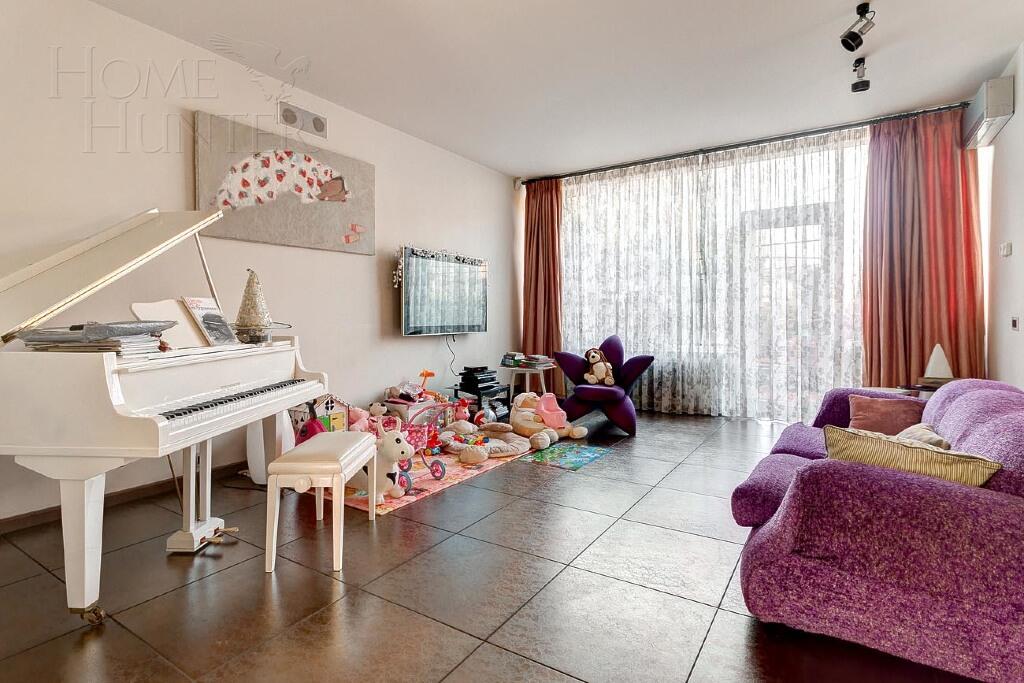 3-этажный таунхаус 354 м² с отделкой